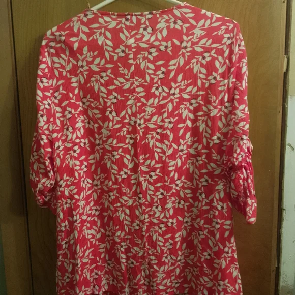 Lane Bryant Pink Floral 3/4 Sleeves Women's Top Fit & Flare Size 16 (21" X 28") - Picture 3 of 8